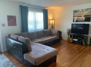 Cozy 2 bd with free parking on premises